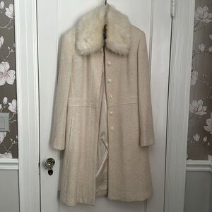 Marvin Richards ivory “boucle” coat with faux fur color Size 8